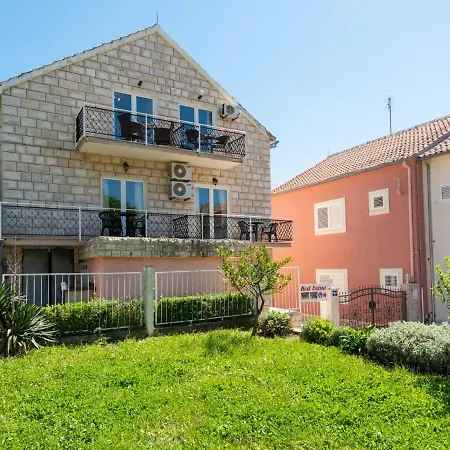 Apartment Balota